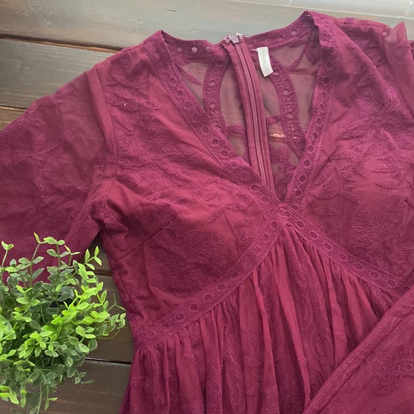 Pink blush Lace Maxi Dress Size Medium - Picture 3 of 5